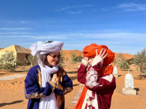 Roses desert camp